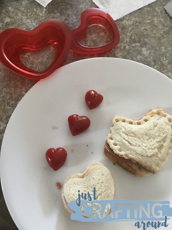 heart lunch meat sandwhich