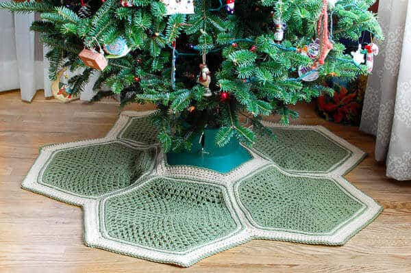 Crochet Christmas Tree Skirt Ideas 3 DSC 0477