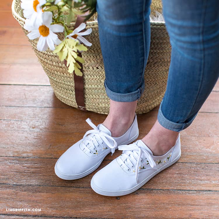 Daisy Sneakers Embroidery DIY 7 1