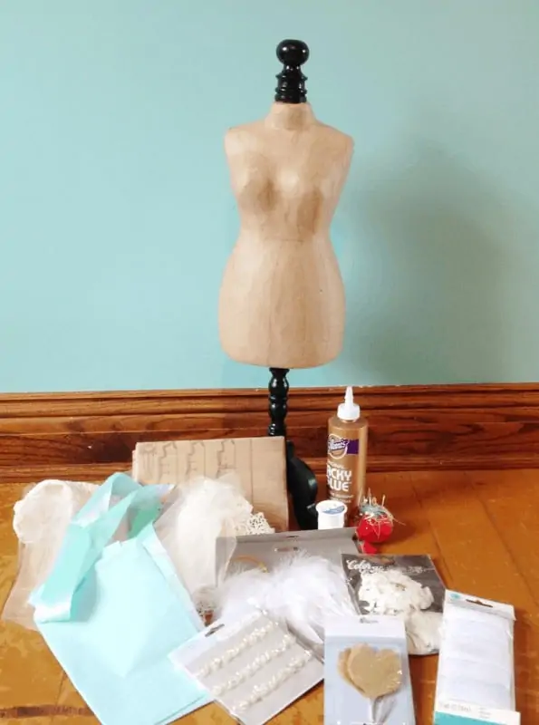 VintageDressForm 595x800 1