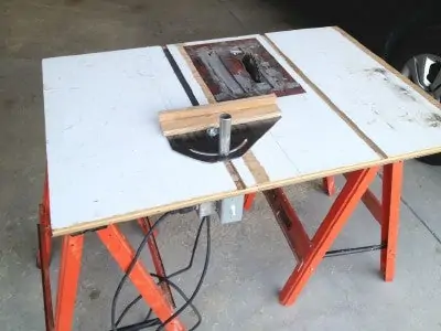 15 DIY Table Saw Fence You Can Easily Build 15 FC1NNZ6HFSH79NJ