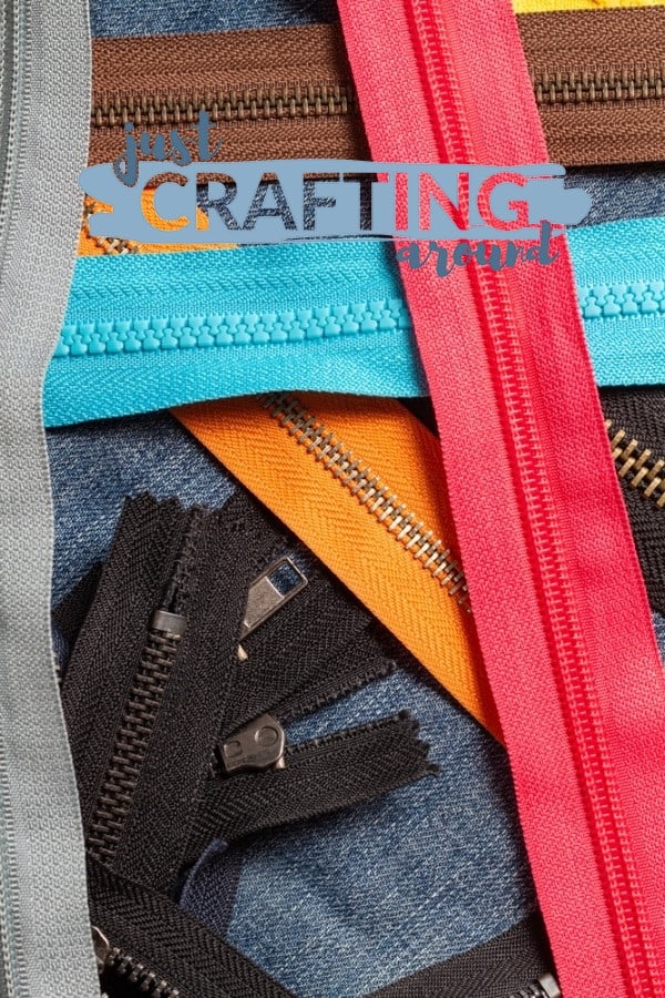 how-to-put-a-zipper-back-on-justcraftingaround