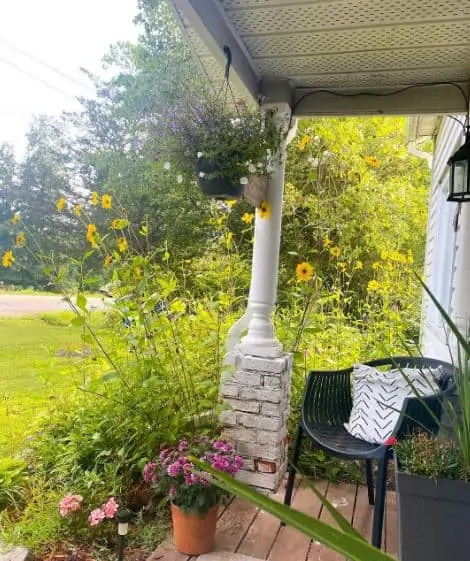 13 Small Front Porch Ideas On A Budget 8 big lawn