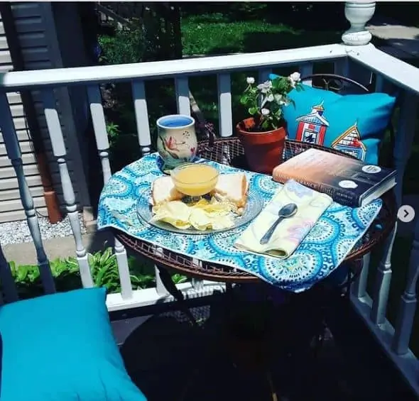 13 Small Front Porch Ideas On A Budget 12 breakfast nook