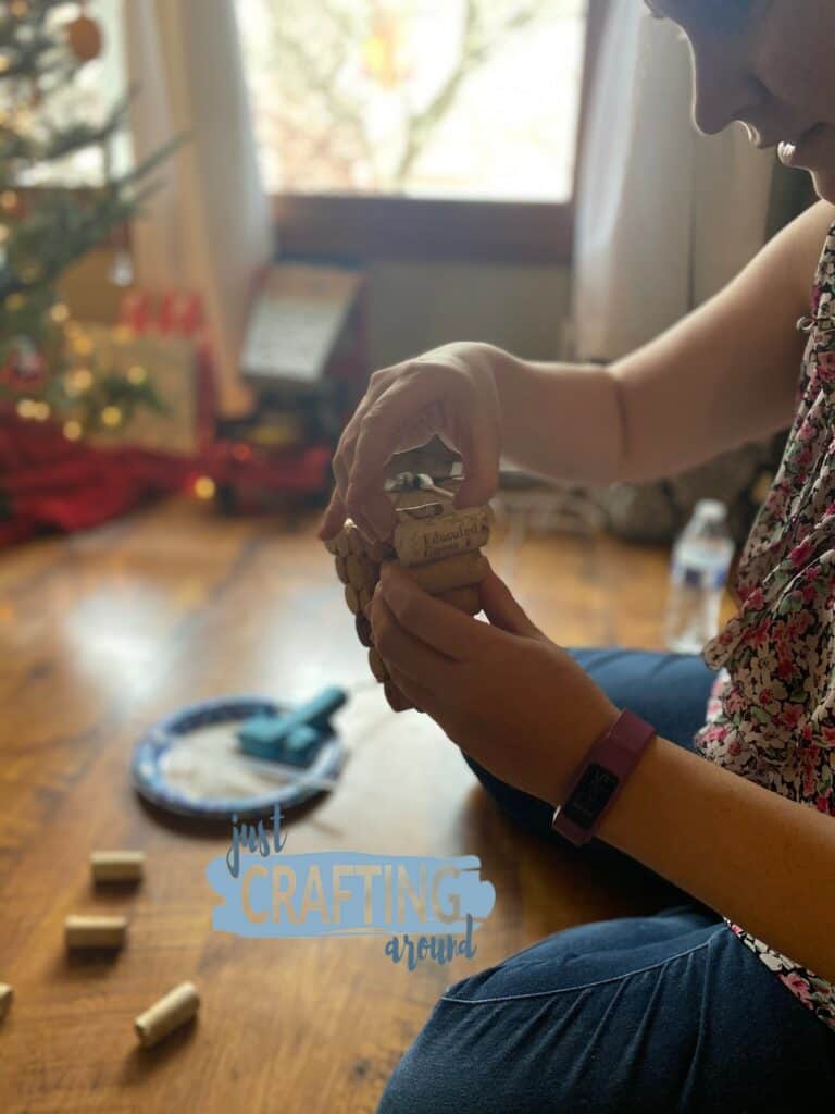 DIY Wine Cork Art—Christmas Tree Project 4 wine cork christmas tree 4