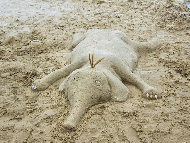 5 Easy Sculpture Ideas to Make 6 Sand Sculpture of an Elephant