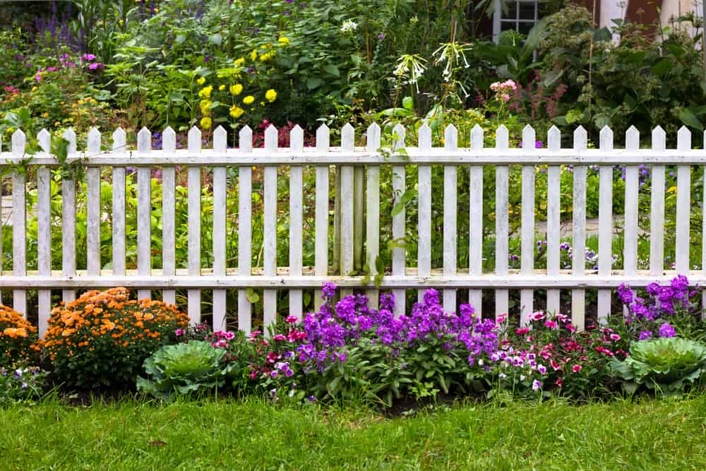 Different Wooden Fence Styles with Pictures 3 Picket Fence