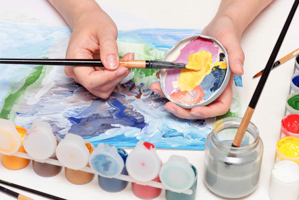 Types of Paint for Art 2 amateur painter using gouache paints