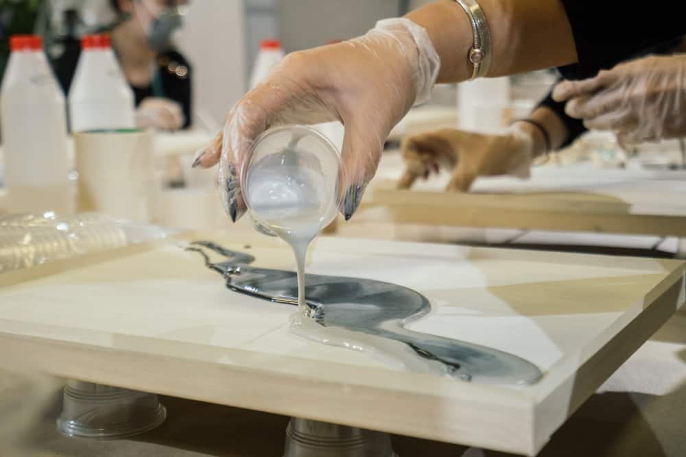 Resin Pour Techniques 1 pouring rarin on wood art