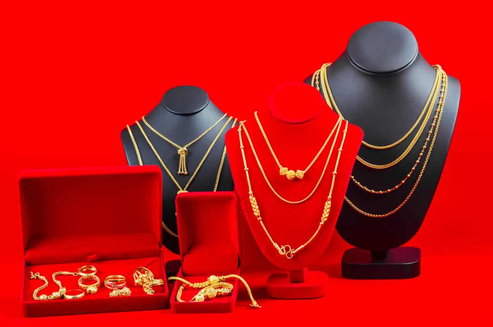 Accessory and gold jewelry