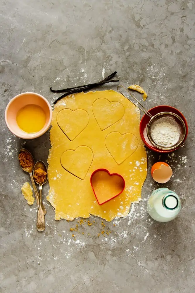 DIY Personalized Wedding Favors: Creative and Unique Ideas to Delight Your Guests 4 Customized Cookie Cutters