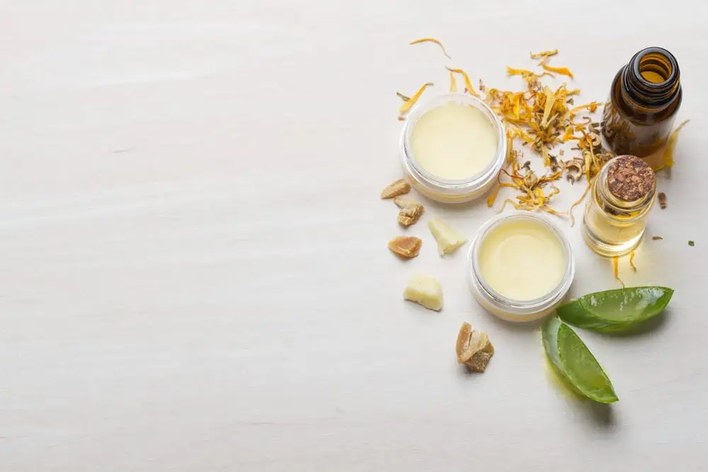 DIY Personalized Wedding Favors: Creative and Unique Ideas to Delight Your Guests 8 Homemade natural lip balm