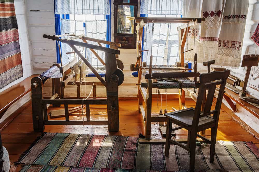 Old hand loom