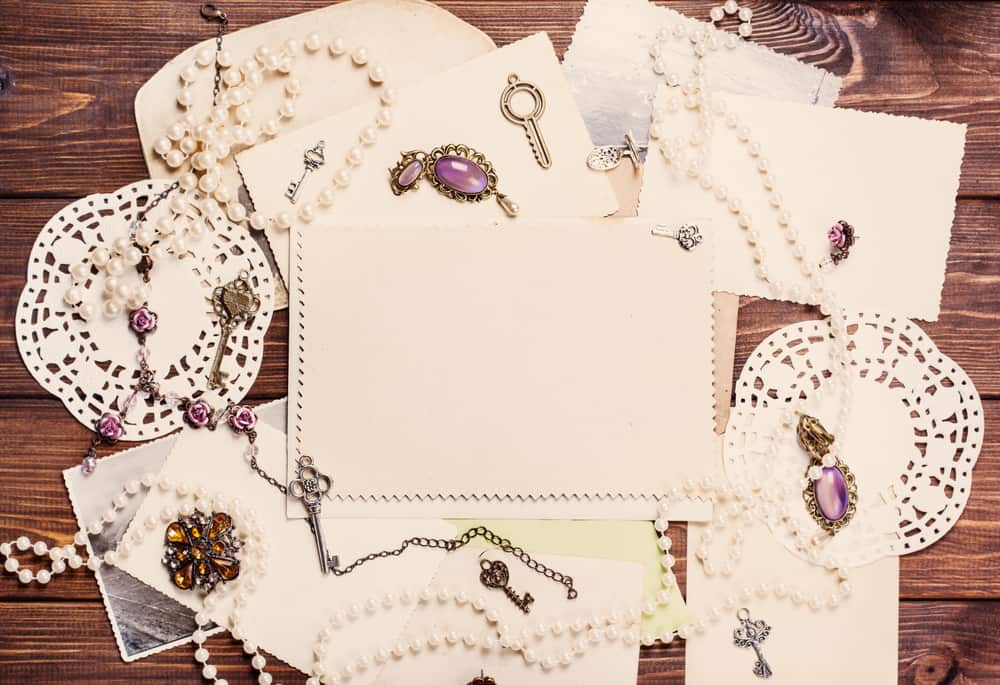 Types of Jewelry Design: A Comprehensive Exploration of the Art 7 Retro Jewelries